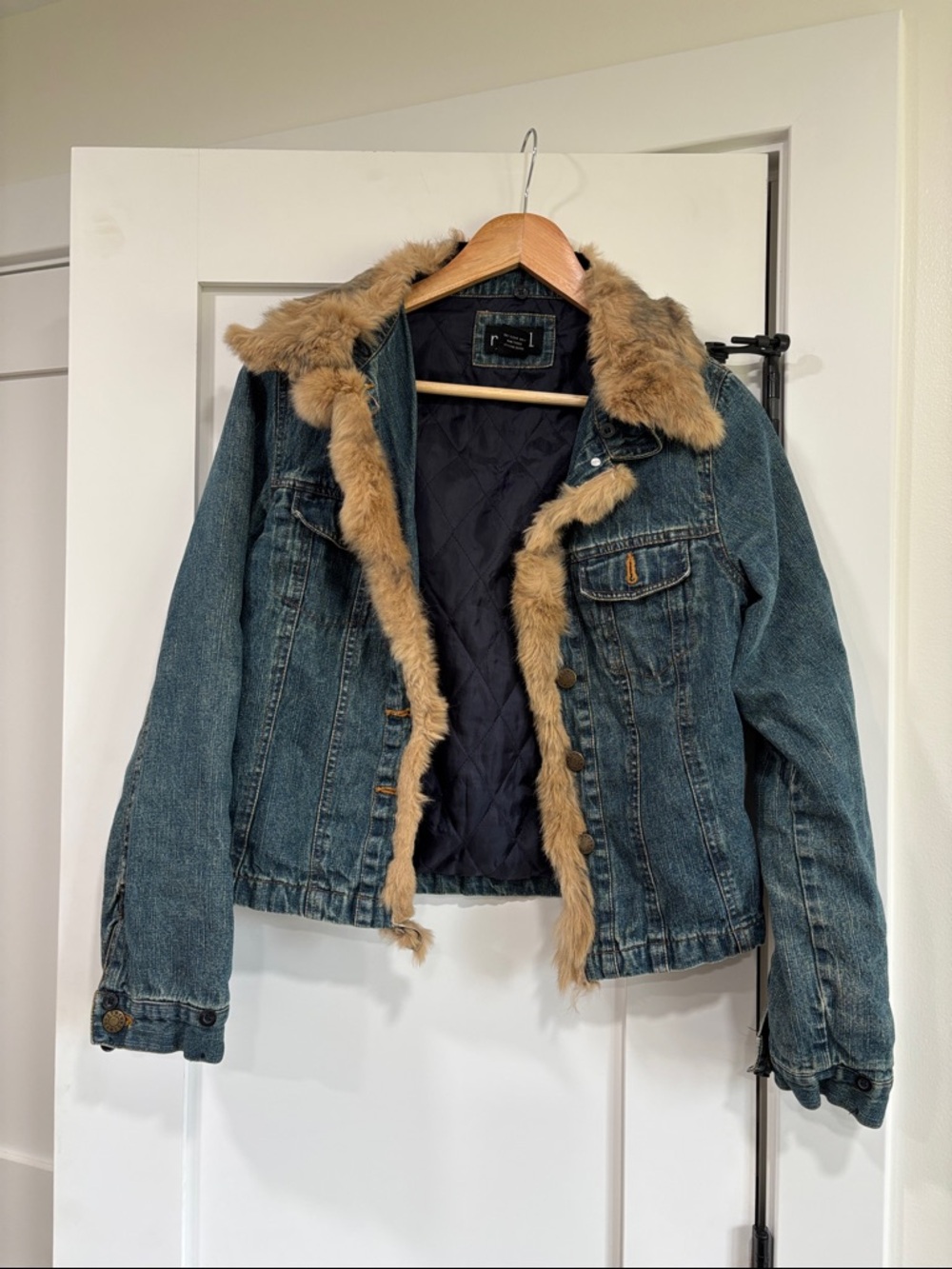VTG Y2K Denim Jacket Size Small